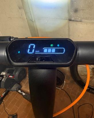 Monopattino elettrico Ninebot e2 pro