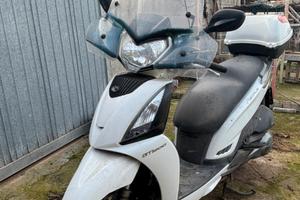Scooter kymco