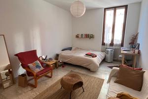 Camera singola in appartamento ristrutturato