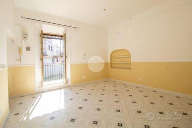 3 LOCALI A PALOMBARA SABINA