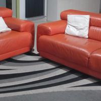 N.2 divani da 3 e 2 posti