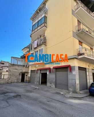 Via Villagrazia/Orsa Minore - Locale 4 ingressi.