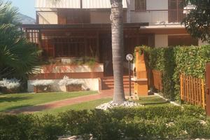 Villa a 100 metri dal mare