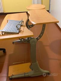 scrivania  più  sedia