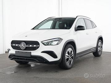 MERCEDES-BENZ GLA 180 Automatic Progressive Adva