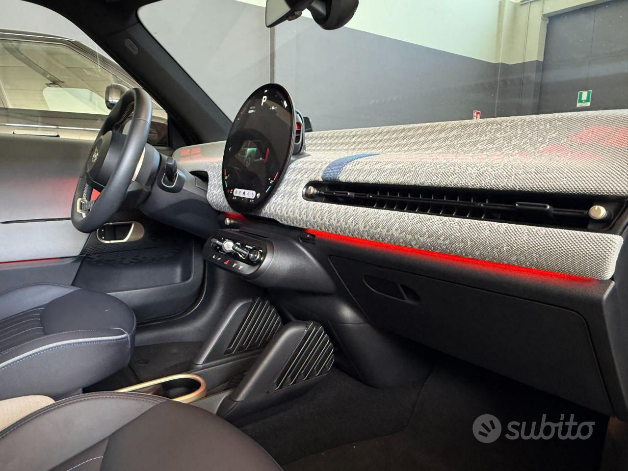 MINI COOPER E Favorite British Racing Green 40.7 kWh 184ch - Toit panoramique - Cuir - Carplay - 8 900 km