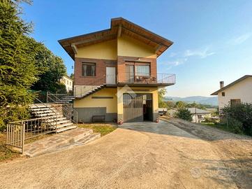 VILLA SINGOLA A NEVIANO DEGLI ARDUINI