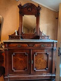 comò d'epoca con specchiera