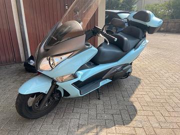 Scooter Honda SW-T400