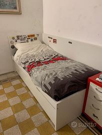 Letto singolo con letto estraibile e materassi