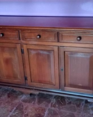 Armadio di legno buono