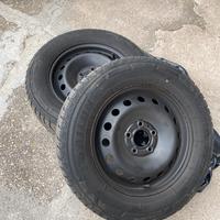 Cerchi in ferro con gomme