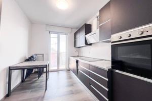 Appartamento di 104 m² con 3 locali e box auto a V