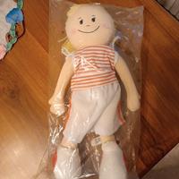 Bambola morbida  NUOVA con completo da basket 