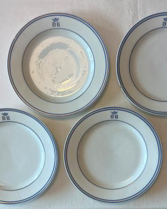 Set di 14 piatti dessert bon china