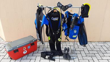 Attrezzatura subacquea completa pari al nuovo