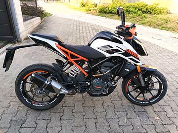 KTM Duke 125