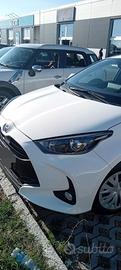 Toyota Yaris 1.0 benzina anno 2022