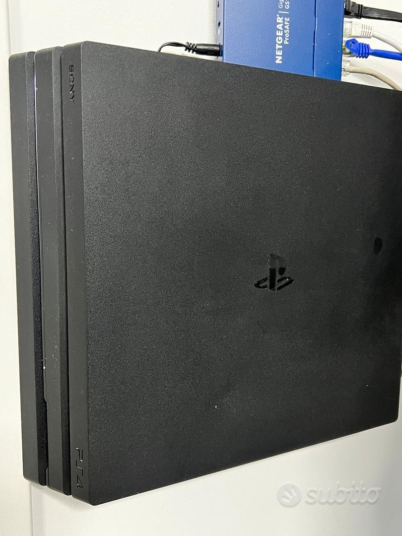 PS4 PRO 1TB PLAYSTATION + Supporto verticale - Console e Videogiochi In  vendita a Bari
