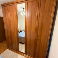 Camera da Letto Matrimoniale Classica in Noce