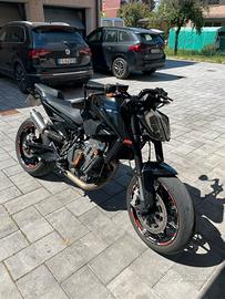 Ktm duke 790