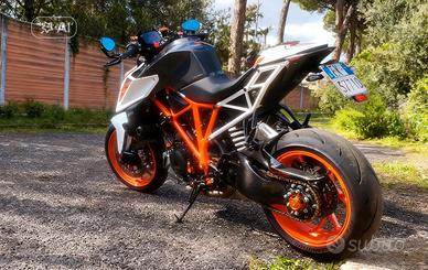 KTM 1290 SUPER DUKE R 