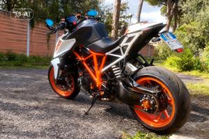 KTM 1290 SUPER DUKE R 