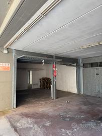 Doppio box auto 23mq luminoso