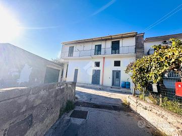 3 LOCALI A TORRE DEL GRECO