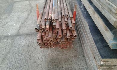 Tubi usati da ponteggio