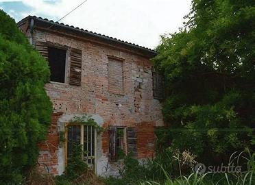 Immobile in asta di 226 m² con 4 locali e box auto