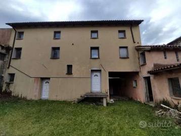 Porzione di casa a Santa Maria la Longa (UD)