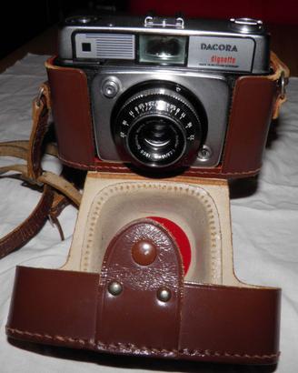 Macchina fotografica anni 50"