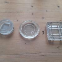 Set di tre posacenere in vetro