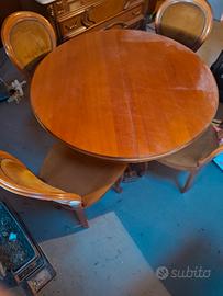 Tavola con sedie