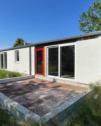 VILLA SINGOLA IMMERSA NEL VERDE - moderna e ver...
