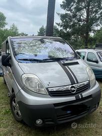 Mini van Opel Vivaro 2.5 cdi 146 cv anno 2007
