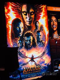 Ce rco teli retroilluminati The Space Cinema