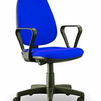 Sedia girevole su ruote