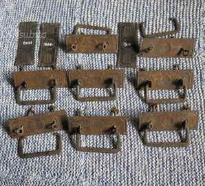 8 maniglie in ferro e ottone patinato con 3 bocch