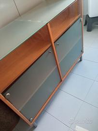 mobile in legno e vetro porta TV oggetti 