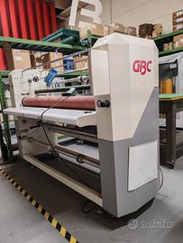 Adesivizzatrice industriale