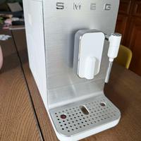 Macchina caffe’ smeg