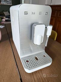 Macchina caffe’ smeg