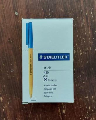  penne nere Staedtler in totale 40