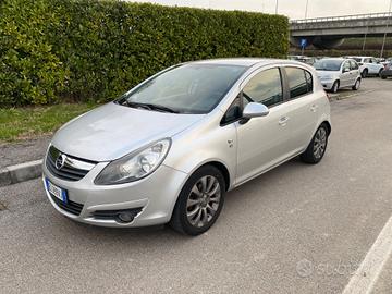 Opel Corsa 1.2 benzina GPL valido 2030