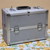 Valigetta in alluminio ad apertura verticale