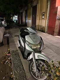  Motociclo Beverly 250cc