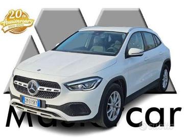 MERCEDES-BENZ GLA 180 GLA 180D Business Extra au