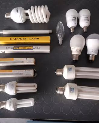 15 lampadine vari formati 5,00 euro